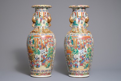 A pair of rare Chinese Canton famille rose vases with phoenix-shaped handles, 19th C.